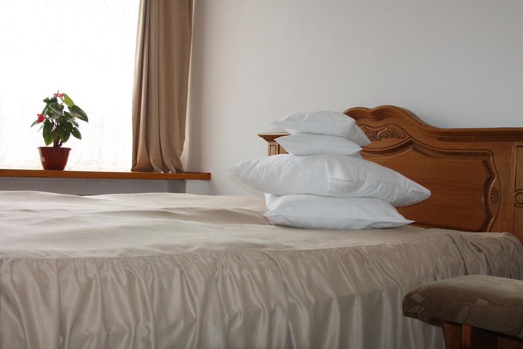 Hotel Zimbru Câmpulung Moldovenesc Cameră foto